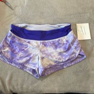 Lululemon speed shorts  sz 4 inseam 2.5 in liner intact